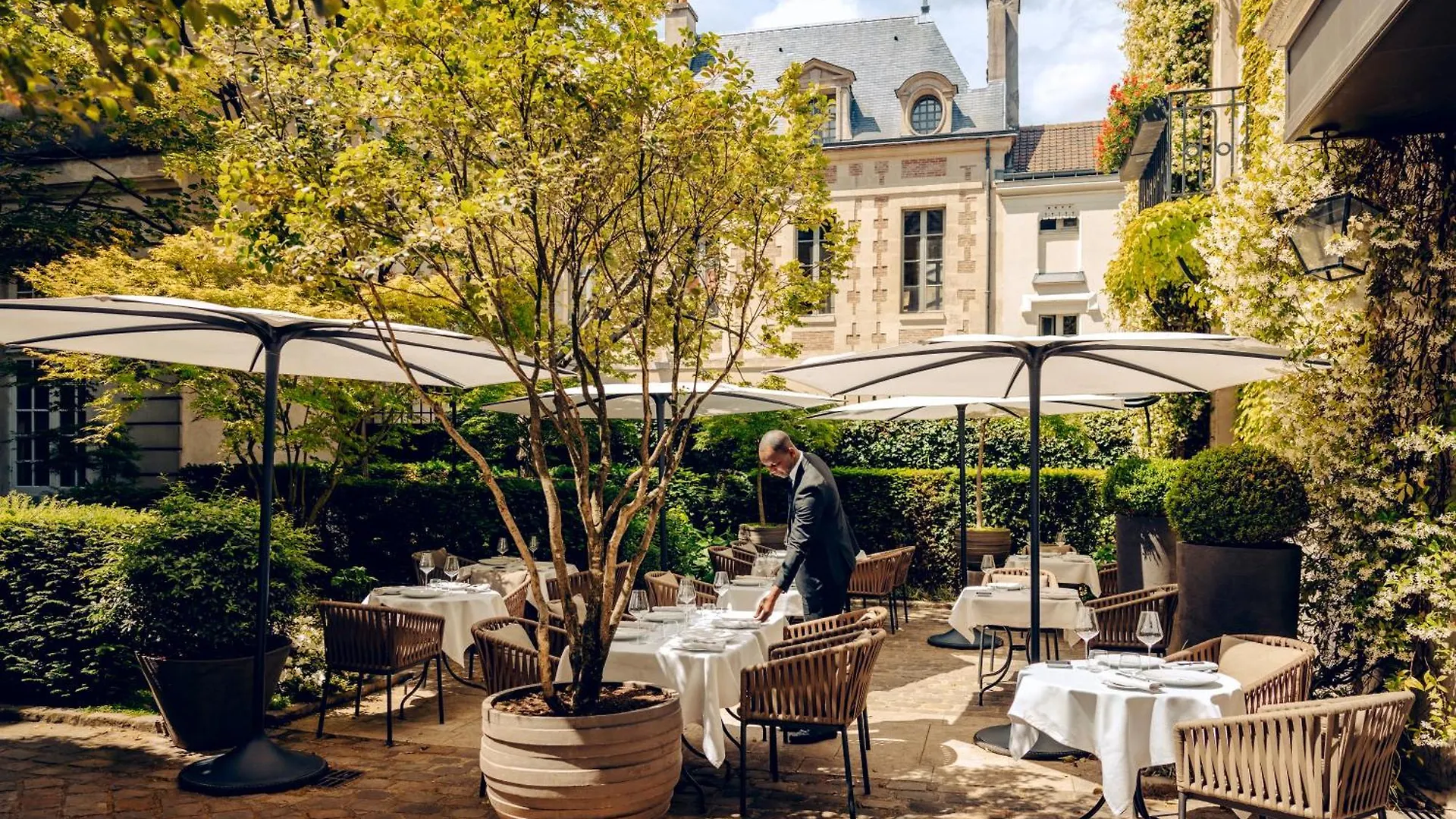 Hotel Le Pavillon De La Reine & Spa, Place Des Vosges Paris