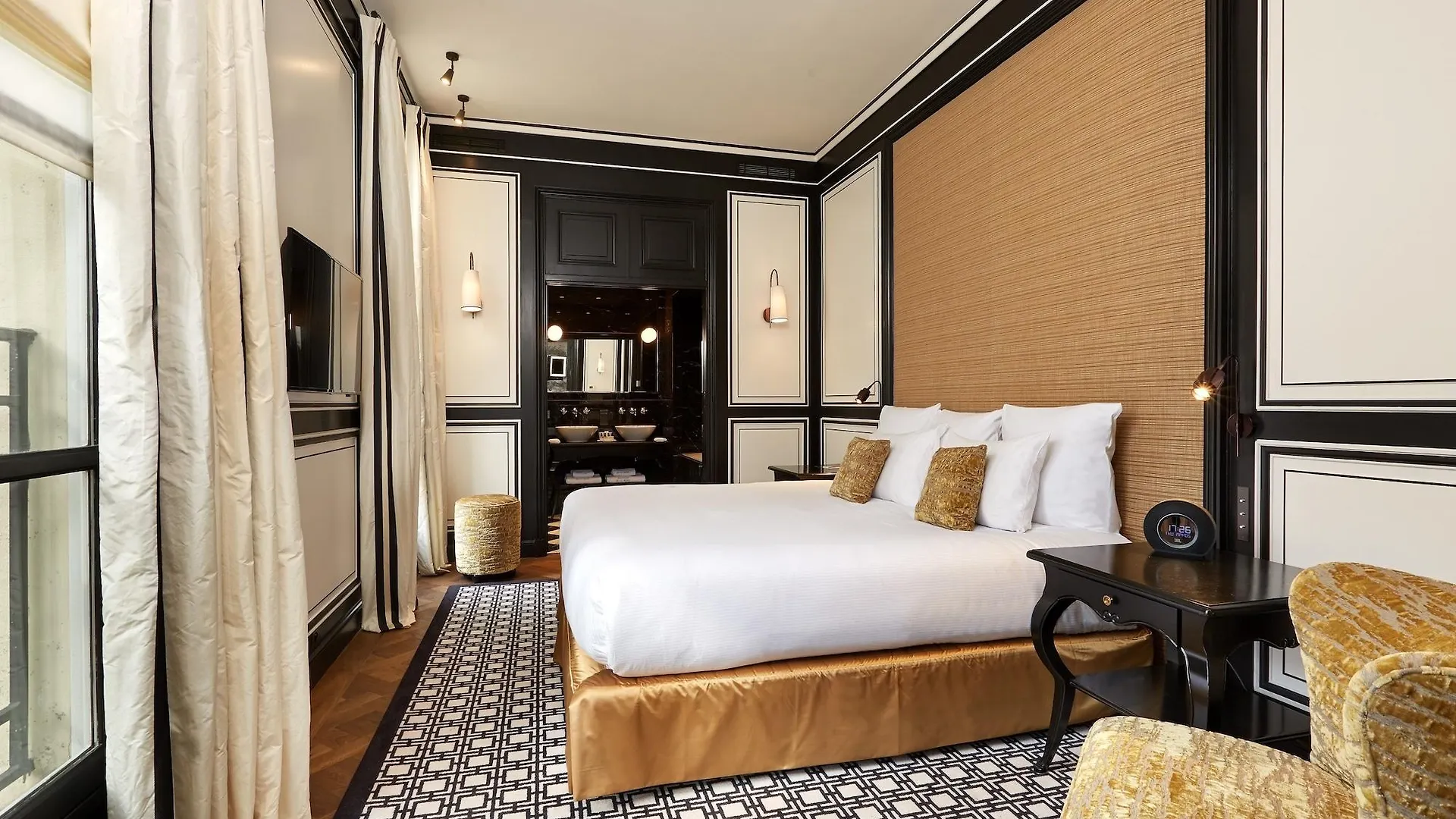 Le Pavillon De La Reine & Spa, Place Des Vosges Paříž 5*,  Francie