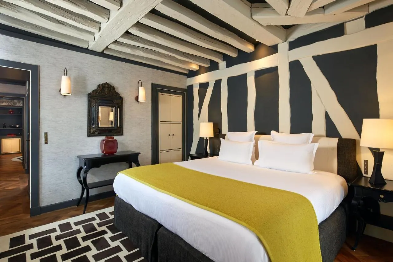 Le Pavillon De La Reine & Spa, Place Des Vosges Paříž 5*,