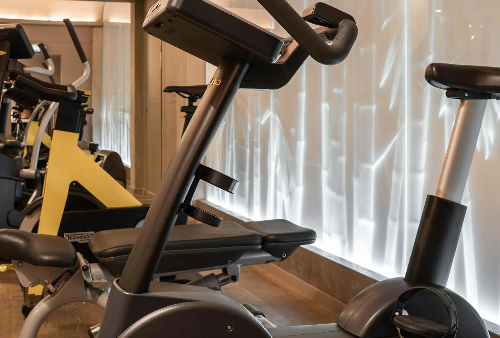 ***** Hotel Le Pavillon De La Reine & Spa, Place Des Vosges Paris France