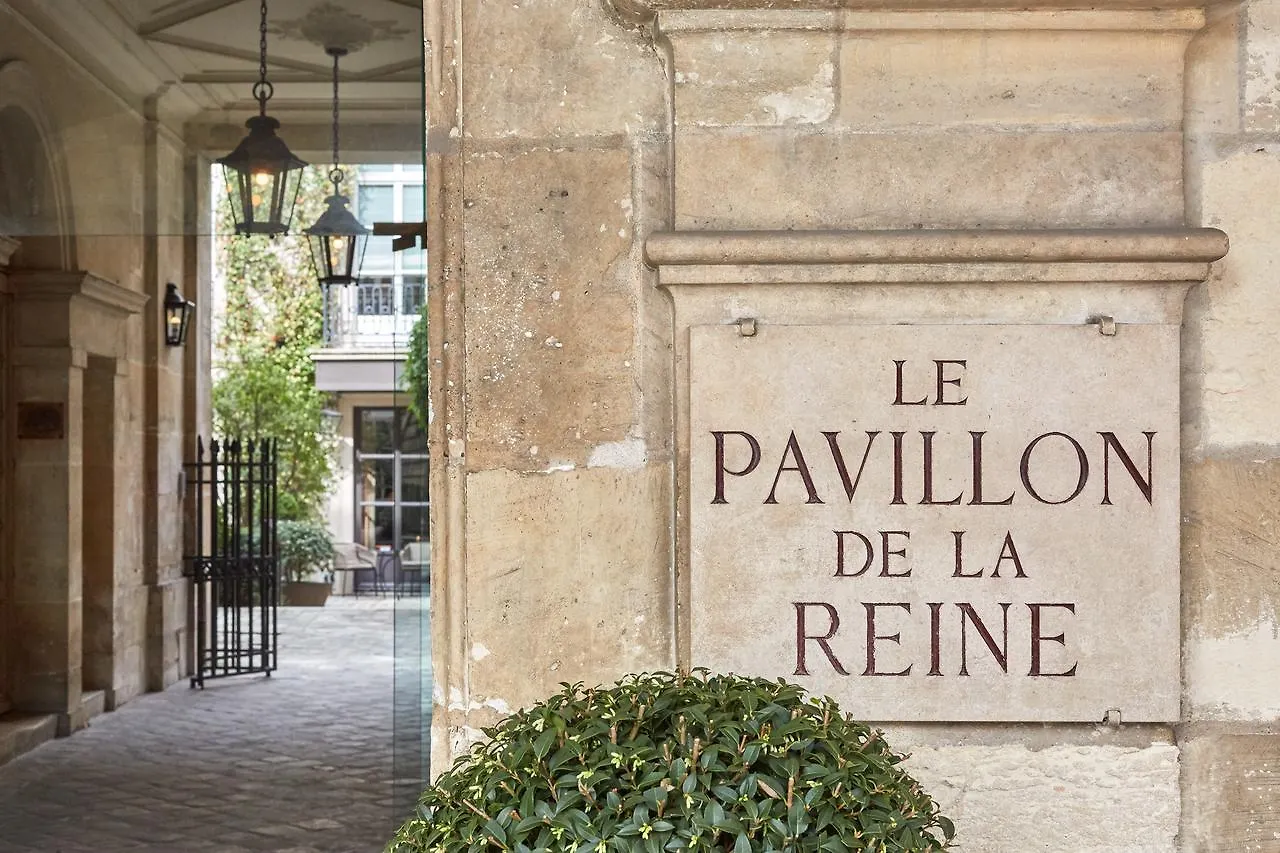 Le Pavillon De La Reine & Spa, Place Des Vosges Paříž Hotel
