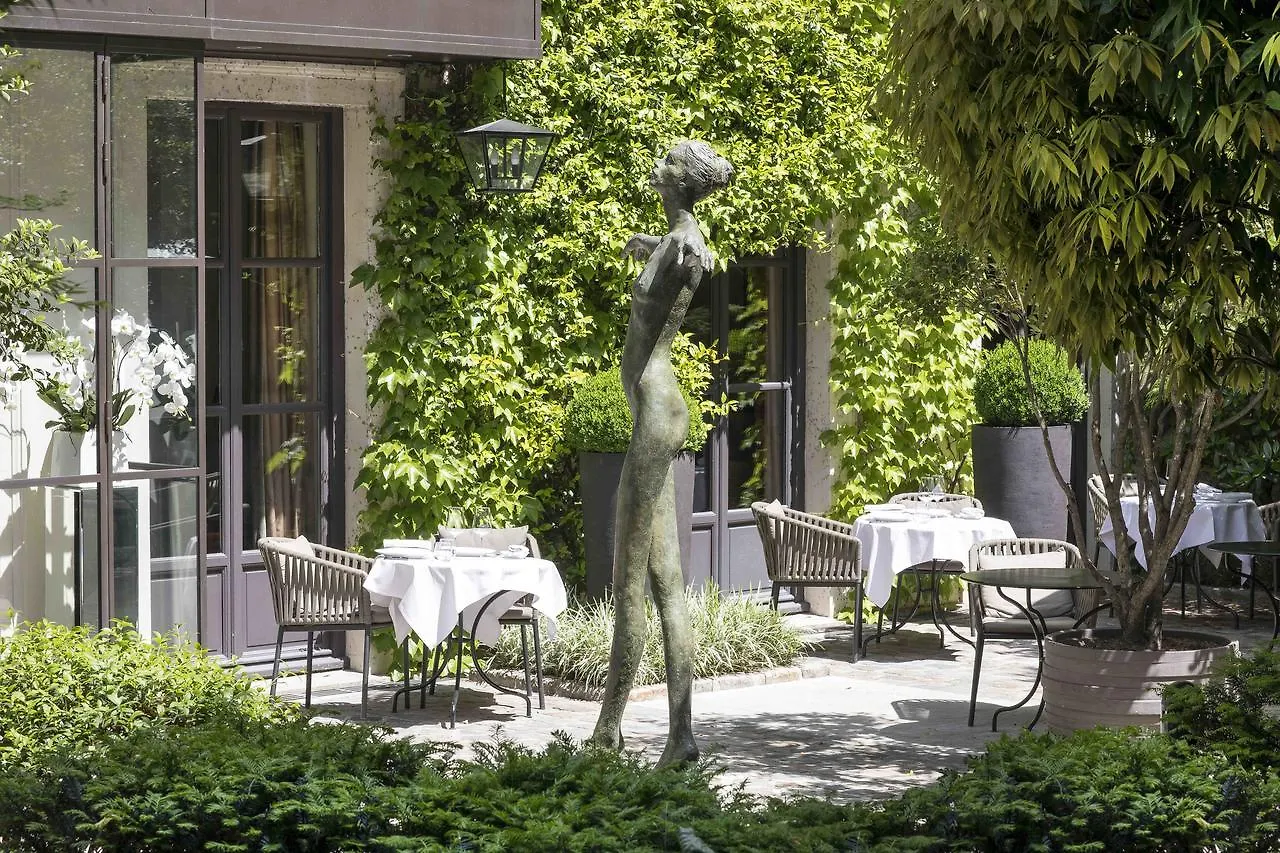 Hotel Le Pavillon De La Reine & Spa, Place Des Vosges Paris
