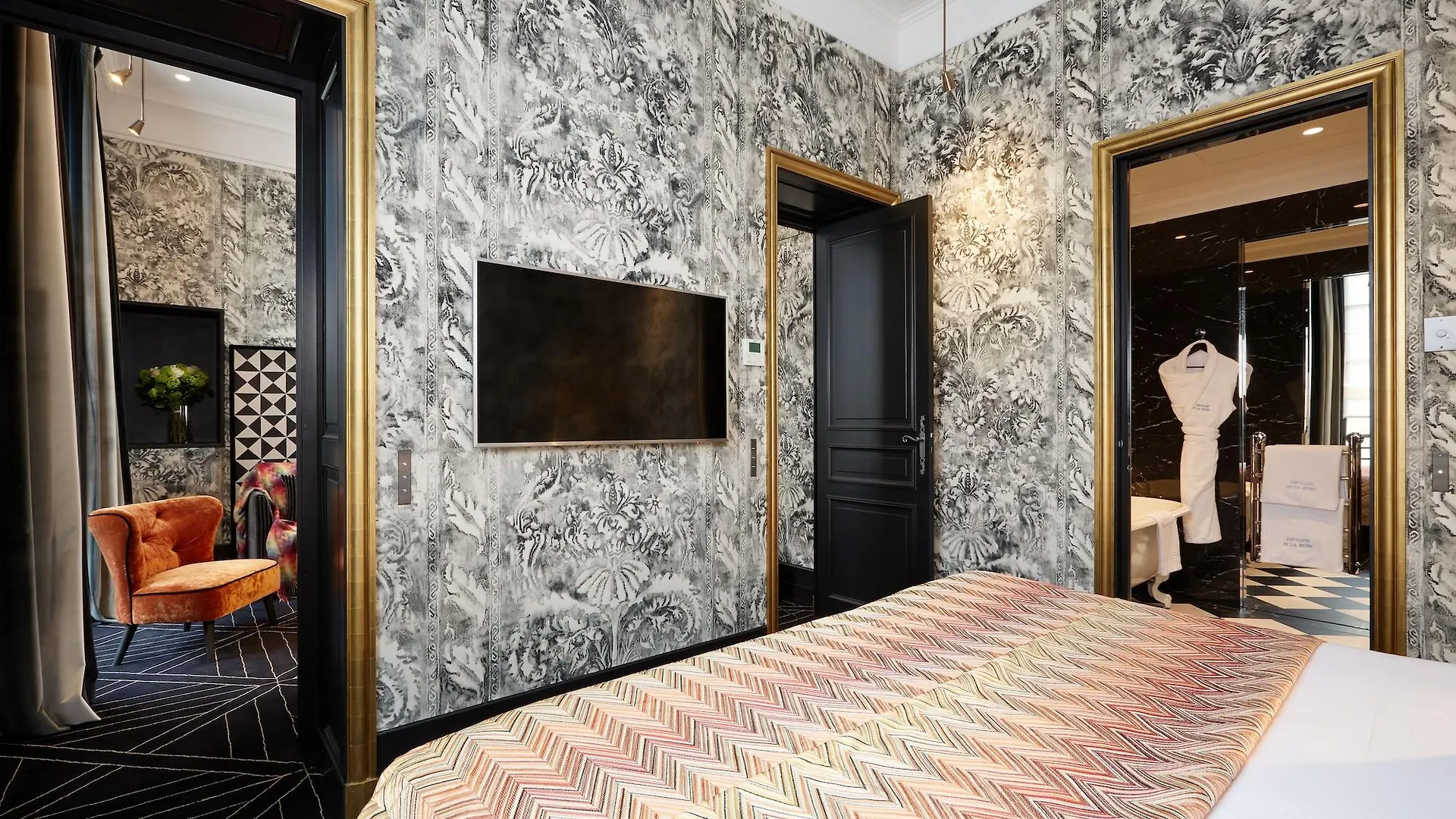 Hotel Le Pavillon De La Reine & Spa, Place Des Vosges Paris