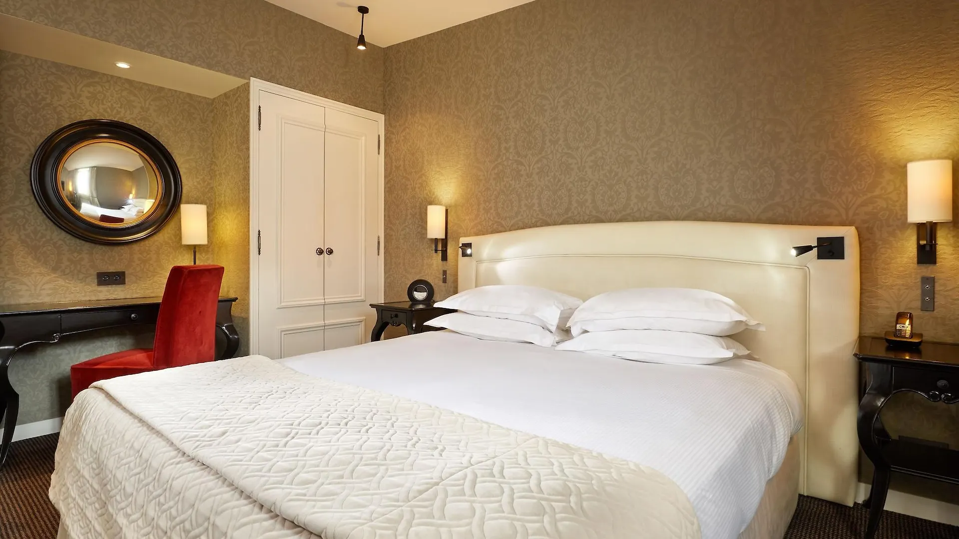 ***** Hotel Le Pavillon De La Reine & Spa, Place Des Vosges Paris França