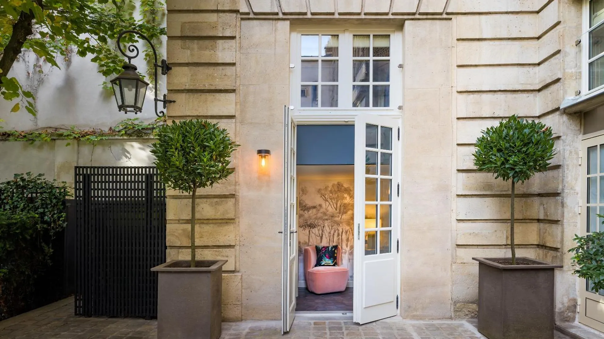 Le Pavillon De La Reine & Spa, Place Des Vosges Paris