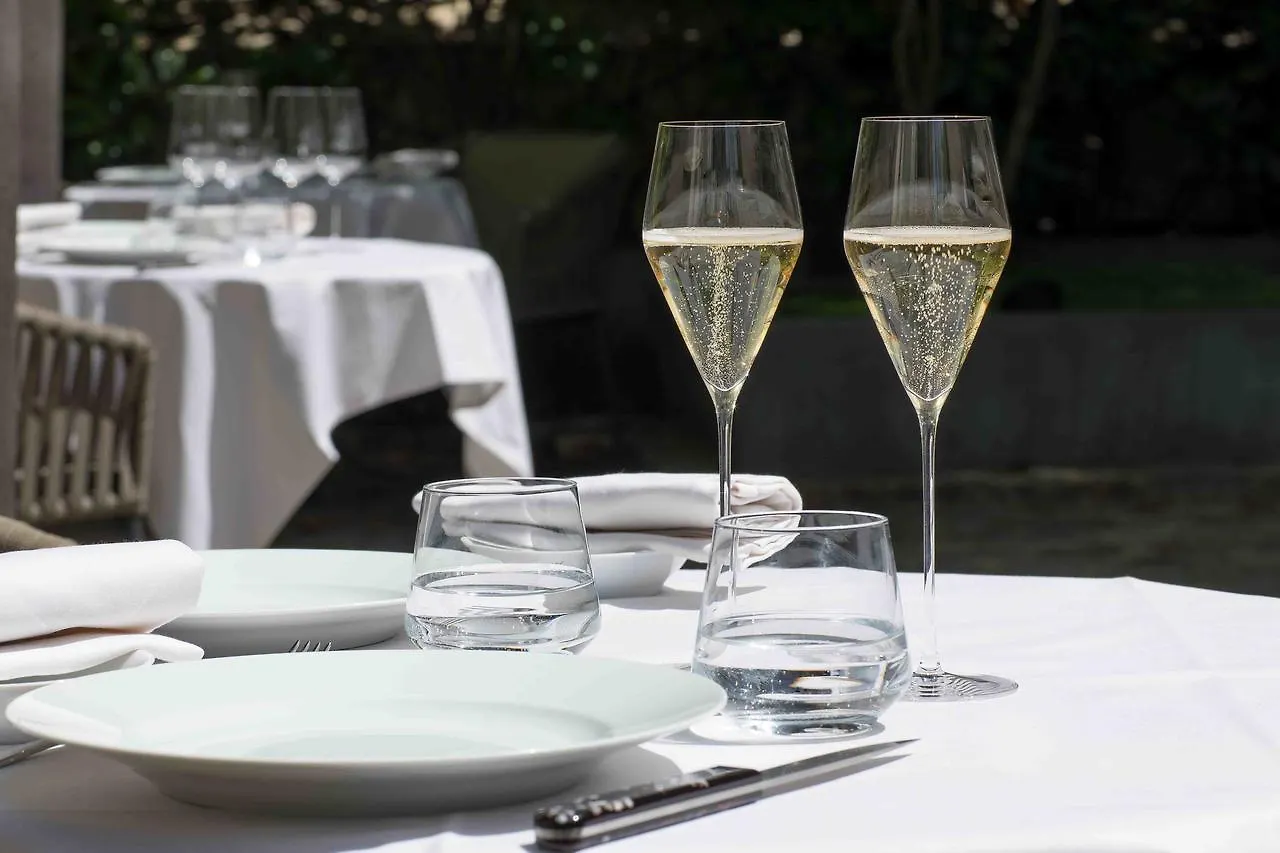 Hotel Le Pavillon De La Reine & Spa, Place Des Vosges Paris